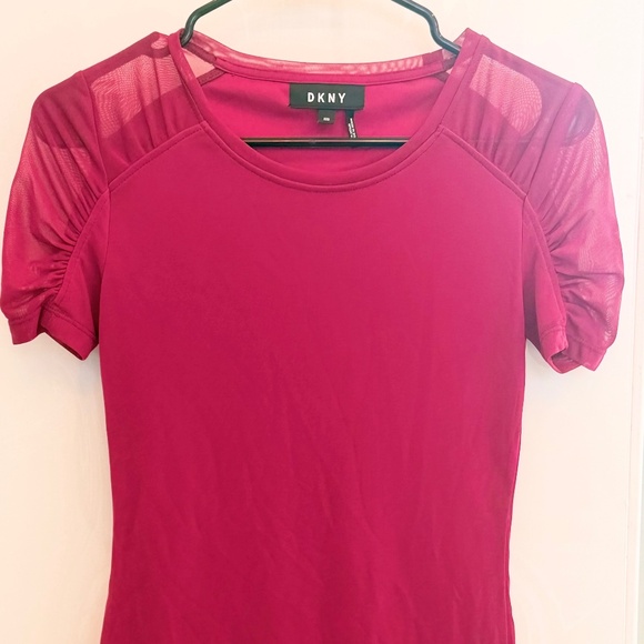 DKNY Magenta Mesh-Sleeve Short Sleeve Top – Size XXS - Picture 1 of 6